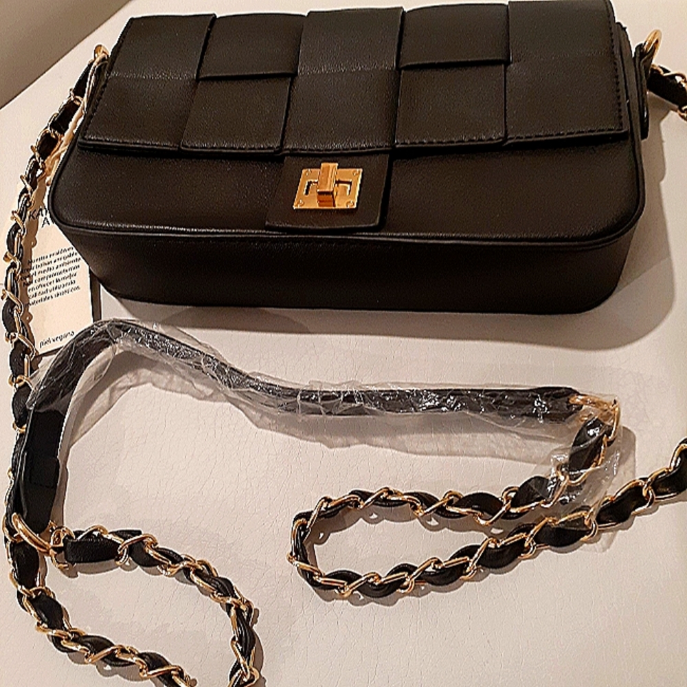 Quilted Crossbody Handbag